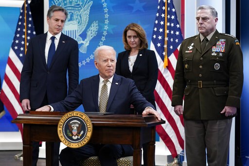 A look at the military assistance the US is giving Ukraine - Vimarsana News