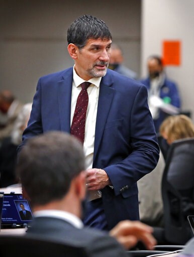 Indiana GOP lawmakers hold off most hard-right challengers - Vimarsana News