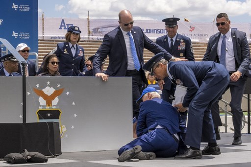 Biden thanks Air Force Academy graduates for choosing 'service over self'; he stumbles after speech - Vimarsana News