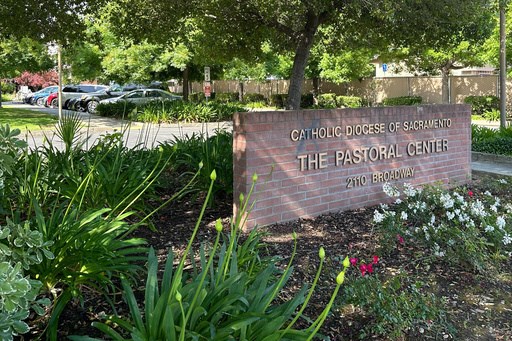 DeSantis recruiters eyed Catholic church for migrant flights that bishop calls 'reprehensible' - Vimarsana News