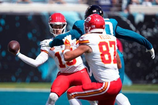 Chiefs overcome penalties, turnovers for 17-9 victory over Jaguars - NBC  Sports