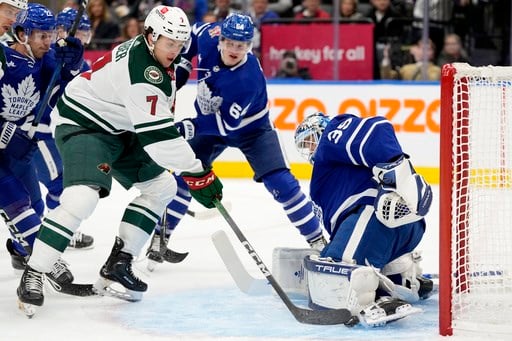 Maple Leafs' Matthews becomes fifth to open season with consecutive  hat-tricks, Toronto Maple Leafs