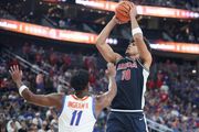 Freshman Koa Peat has dominant performance in debut for No. 13 Arizona vs. No. 3 Florida