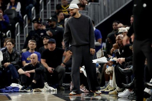 Injured Warriors star Stephen Curry to sit out All-Star Game with lingering right knee injury