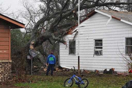 Tornadoes kill 2 in northwestern Indiana and raze buildings in Kankakee, Illinois